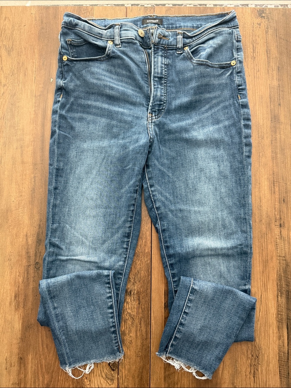 Express Women’s Skinny Jeans in Medium Blue Wash